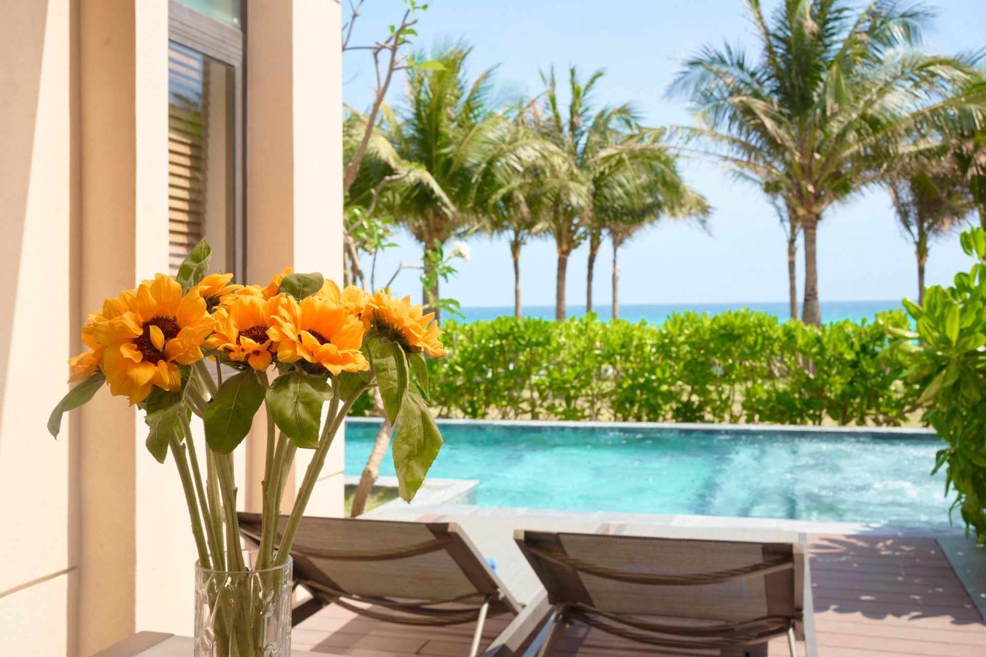 Three Bedrooms Villa with Sea Front with Pool - 2